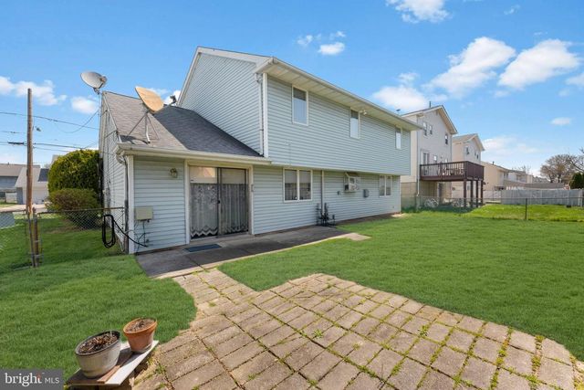 1858 GREYMONT ST, Philadelphia, PA 19116