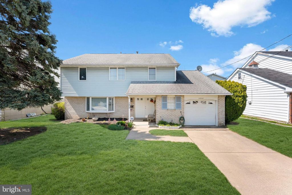 1858 GREYMONT ST, Philadelphia, PA 19116