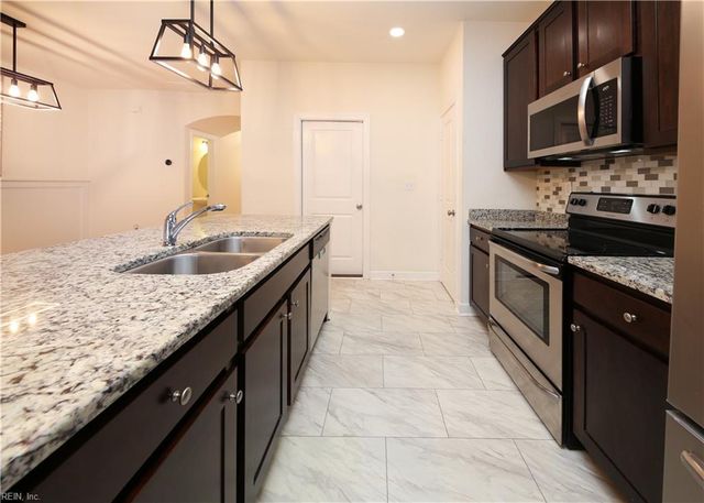 450 Abelia WAY, Chesapeake, VA 23322