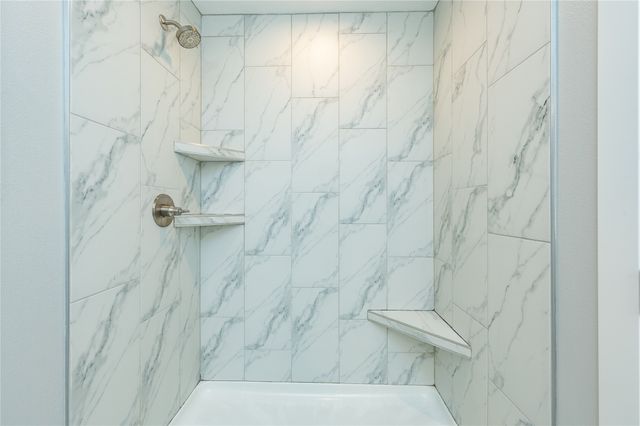 1313 Rolling Hills Drive, Norwalk, IA 50211