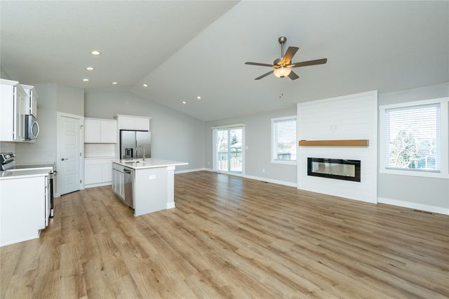 1313 Rolling Hills Drive, Norwalk, IA 50211