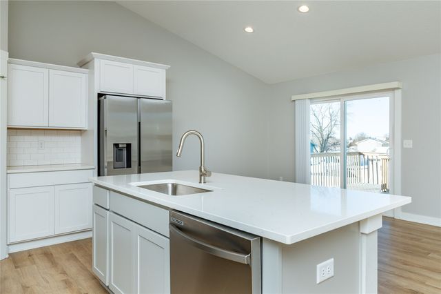 1313 Rolling Hills Drive, Norwalk, IA 50211