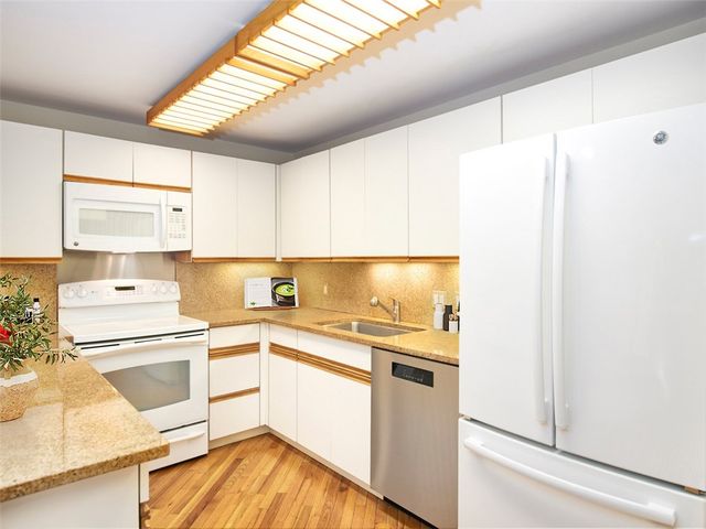 5000 Fifth 101, Shadyside, PA 15232