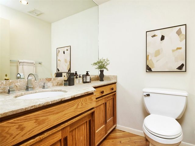 5000 Fifth 101, Shadyside, PA 15232