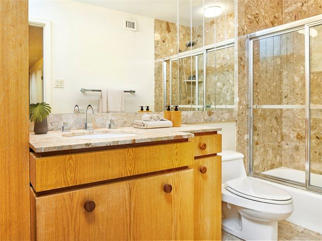 5000 Fifth 101, Shadyside, PA 15232