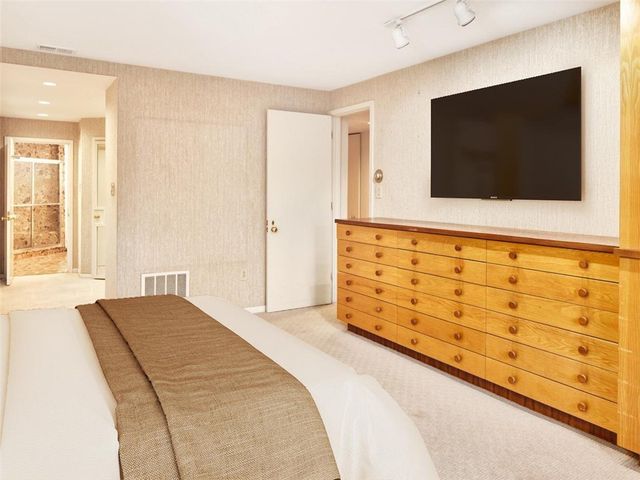 5000 Fifth 101, Shadyside, PA 15232