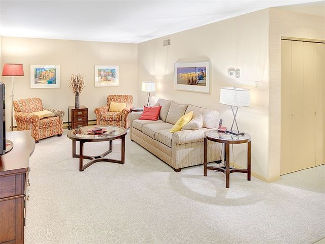 5000 Fifth 101, Shadyside, PA 15232