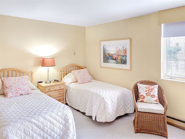 5000 Fifth 101, Shadyside, PA 15232