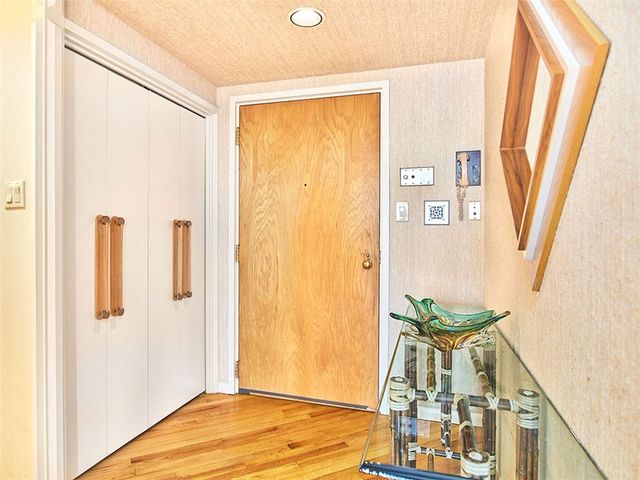 5000 Fifth 101, Shadyside, PA 15232