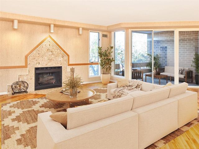 5000 Fifth 101, Shadyside, PA 15232