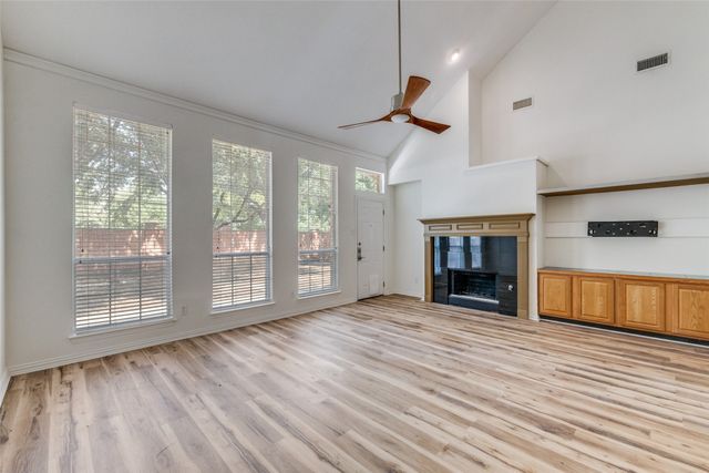 2440 Harbour Drive, Grand Prairie, TX 75054