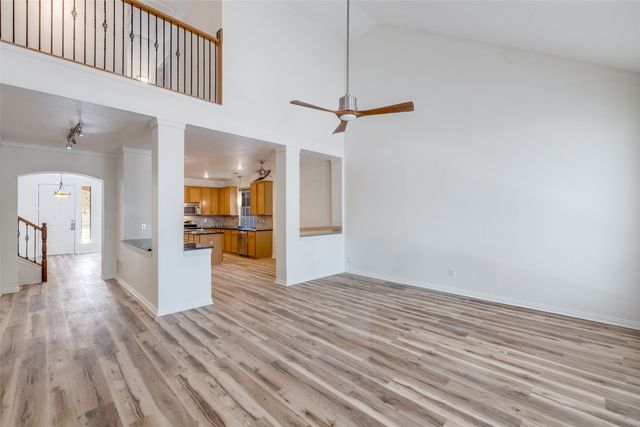 2440 Harbour Drive, Grand Prairie, TX 75054