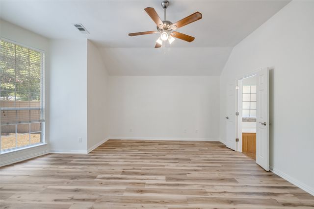 2440 Harbour Drive, Grand Prairie, TX 75054