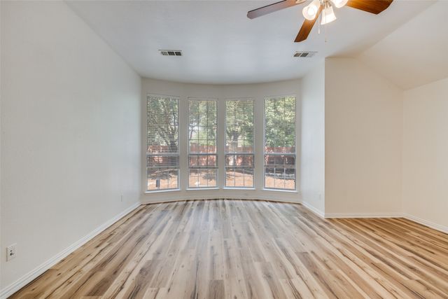 2440 Harbour Drive, Grand Prairie, TX 75054