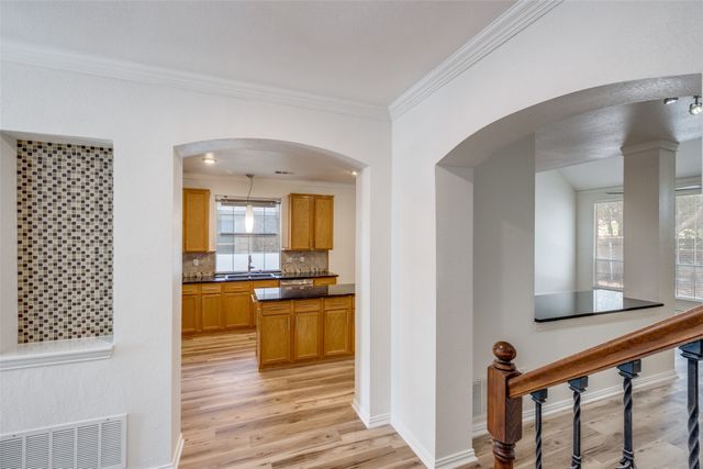 2440 Harbour Drive, Grand Prairie, TX 75054