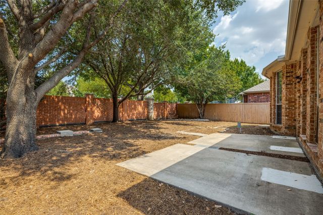 2440 Harbour Drive, Grand Prairie, TX 75054