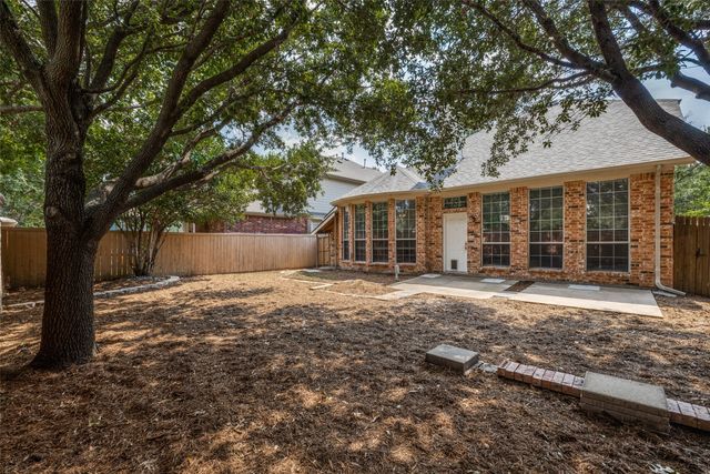 2440 Harbour Drive, Grand Prairie, TX 75054