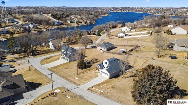 8507 Riverdale Road, Plattsmouth, NE 68048