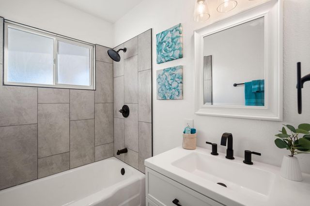 10905 Woodland Avenue NE, Albuquerque, NM 87112