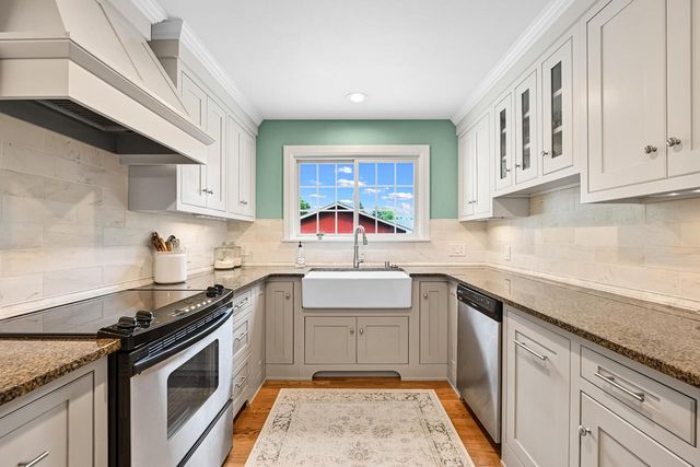 N87W15686 Kenwood BOULEVARD, Menomonee Falls, WI 53051