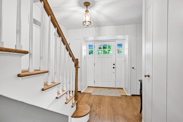 N87W15686 Kenwood BOULEVARD, Menomonee Falls, WI 53051