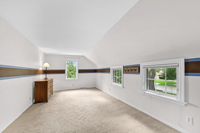 N87W15686 Kenwood BOULEVARD, Menomonee Falls, WI 53051