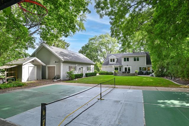 N87W15686 Kenwood BOULEVARD, Menomonee Falls, WI 53051