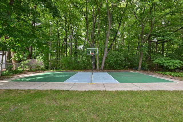 N87W15686 Kenwood BOULEVARD, Menomonee Falls, WI 53051