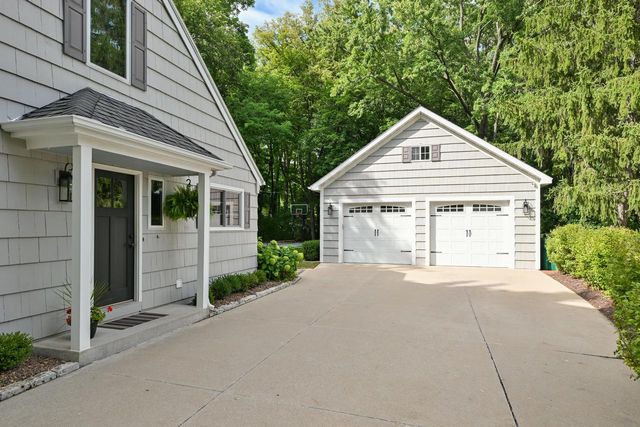 N87W15686 Kenwood BOULEVARD, Menomonee Falls, WI 53051