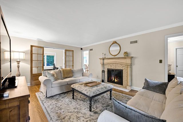 N87W15686 Kenwood BOULEVARD, Menomonee Falls, WI 53051