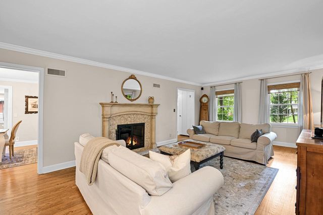 N87W15686 Kenwood BOULEVARD, Menomonee Falls, WI 53051