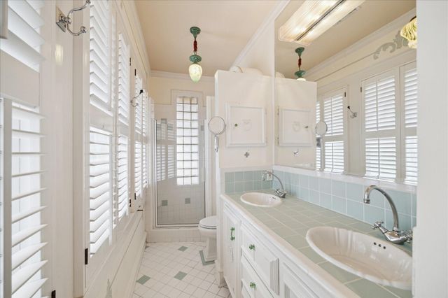 2614 Stanford Street, Houston, TX 77006