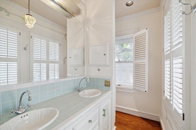 2614 Stanford Street, Houston, TX 77006