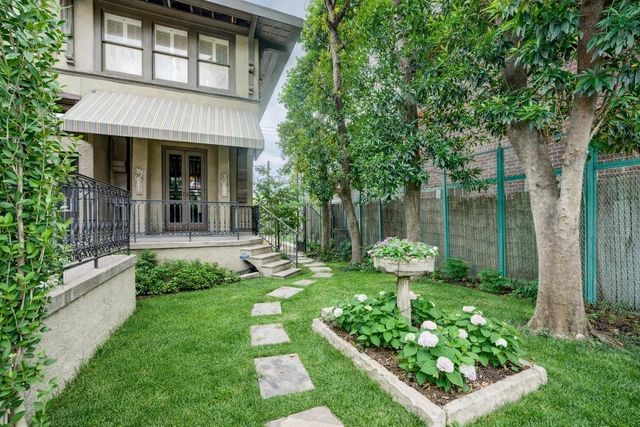 2614 Stanford Street, Houston, TX 77006