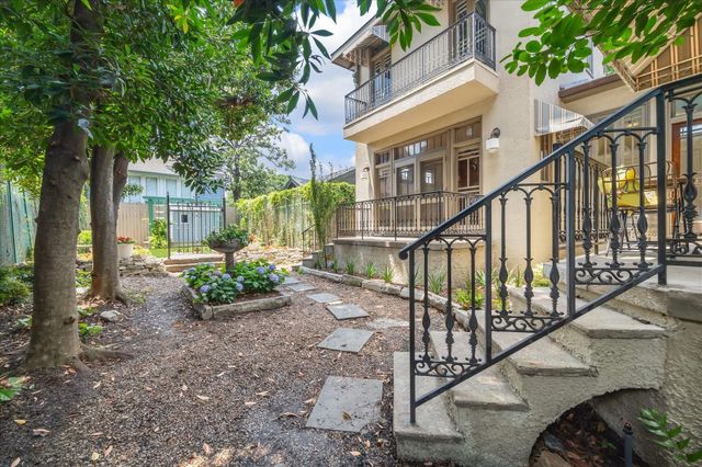 2614 Stanford Street, Houston, TX 77006