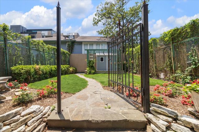 2614 Stanford Street, Houston, TX 77006