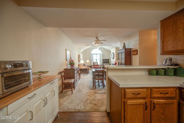 3520 Bayberry Place, Oregon, OH 43616