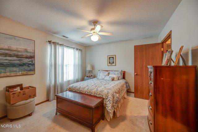 3520 Bayberry Place, Oregon, OH 43616