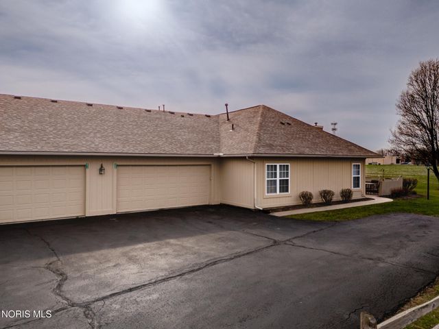 3520 Bayberry Place, Oregon, OH 43616