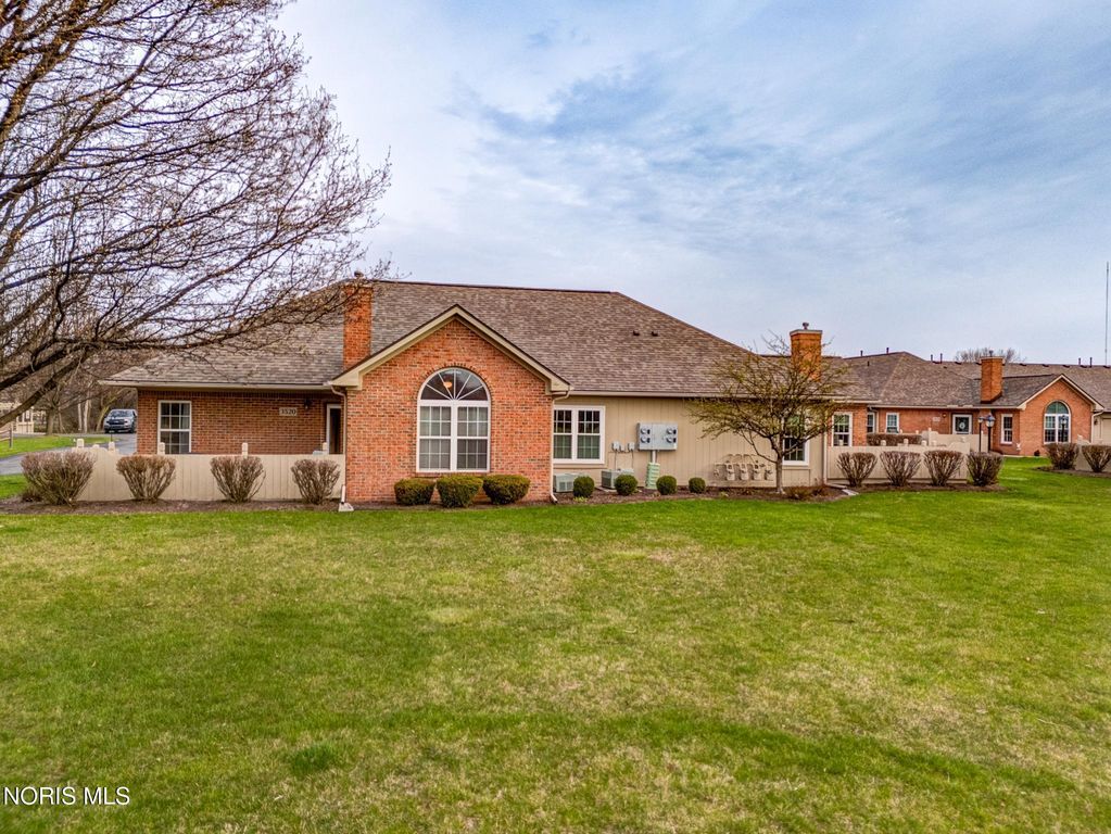 3520 Bayberry Place, Oregon, OH 43616