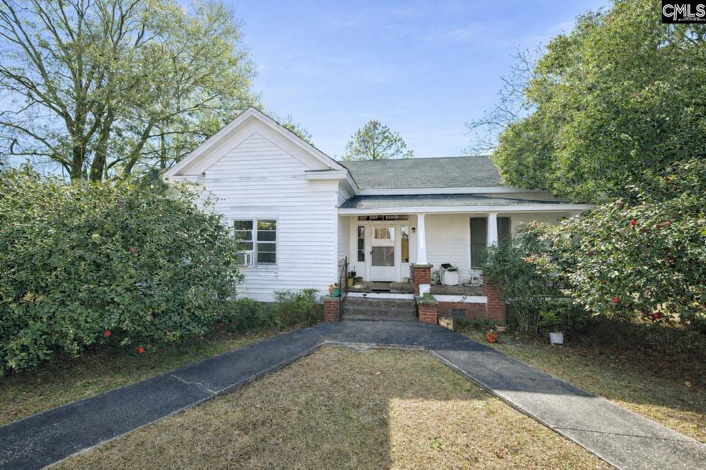 114 E College Street, Bishopville, SC 29010