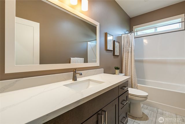 2240 Berryman Loop, Lynden, WA 98264