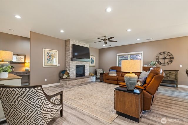 2240 Berryman Loop, Lynden, WA 98264