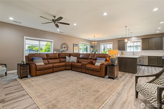 2240 Berryman Loop, Lynden, WA 98264