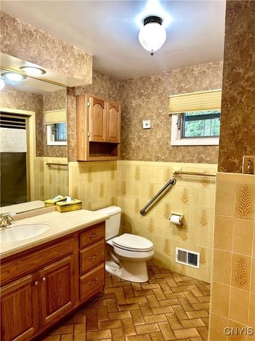 1000 Sherman Drive, Utica, NY 13501