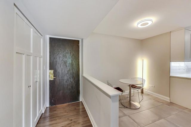 424 Park Avenue 205, River Forest, IL 60305