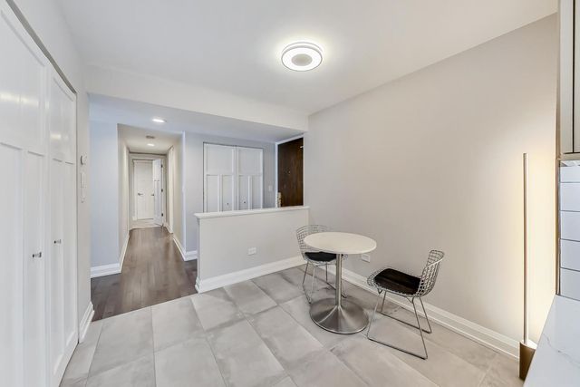 424 Park Avenue 205, River Forest, IL 60305