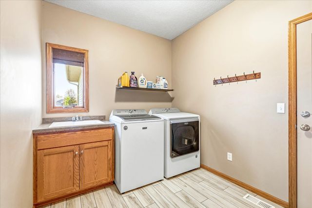 5230 Kali Court NE, Albertville, MN 55301