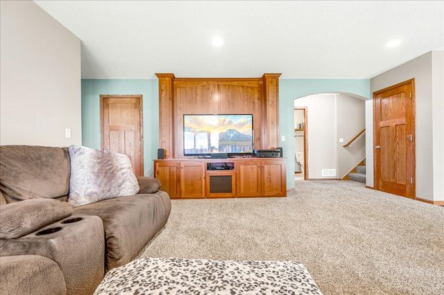 5230 Kali Court NE, Albertville, MN 55301