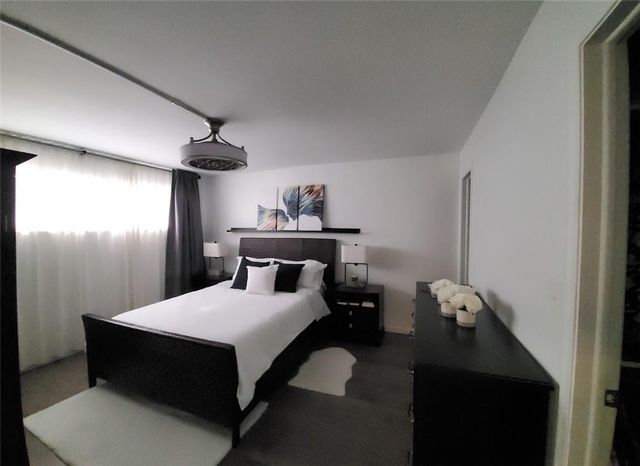 8930 S Hollybrook Boulevard 204, Pembroke Pines, FL 33025